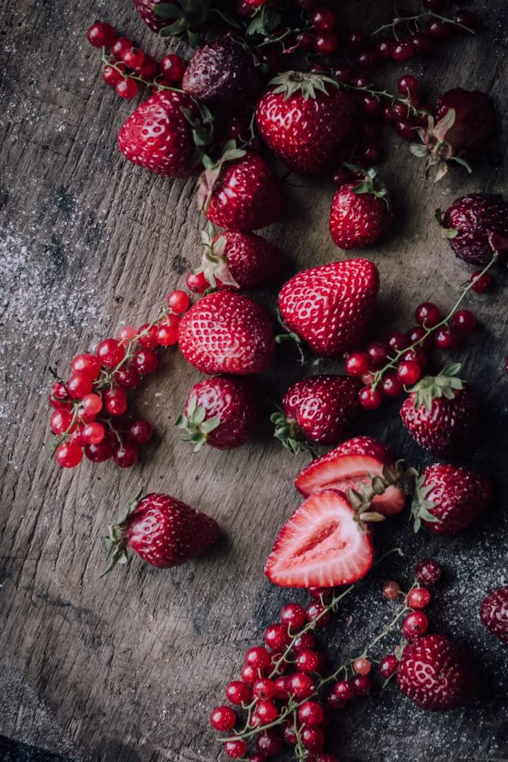 Rustic Berry Delight: Farm-Picked Freshness